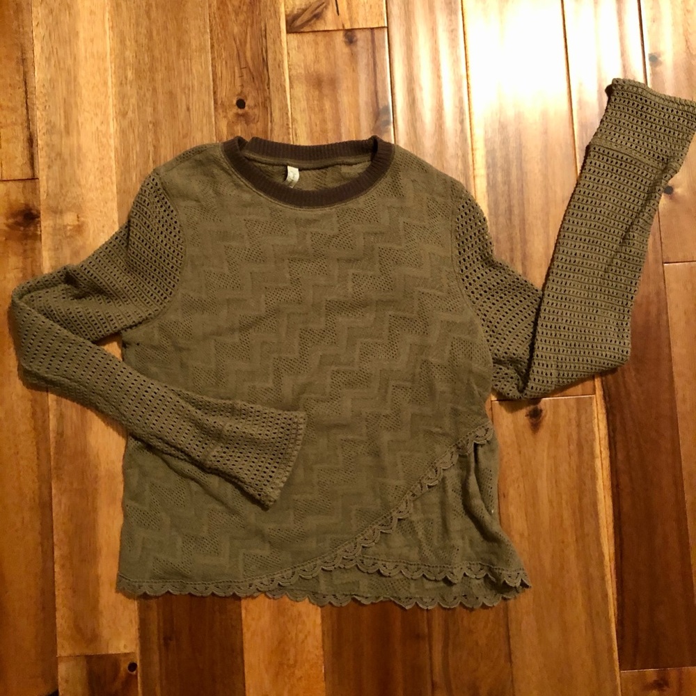 Free People cropped Sweater L